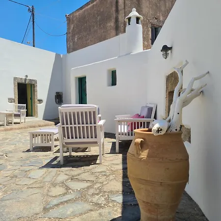 Holiday home Maisonnette Flo Mitata